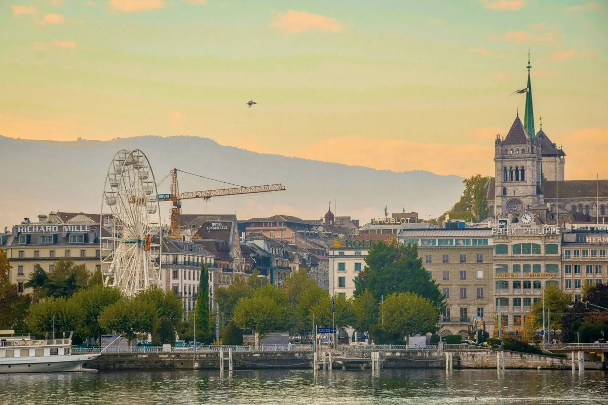 The Geneva quays below the old town and Saint-Pierre Cathedral